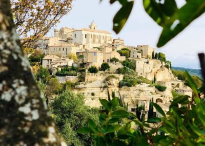 Découvrir les magnifiques villages du Luberon ©yenbui.fr