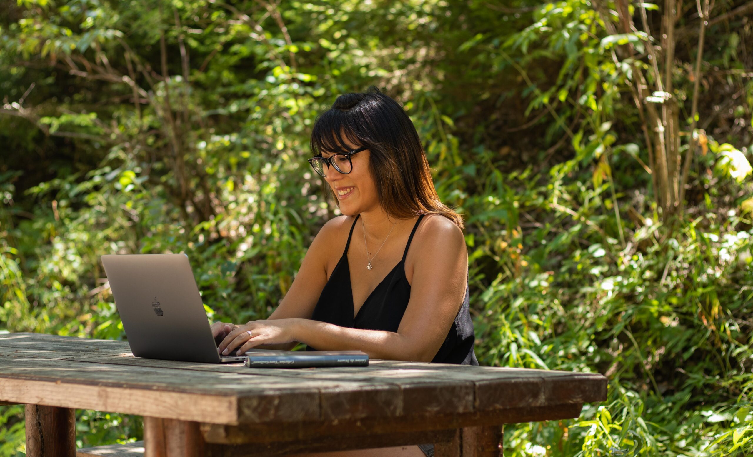 Partir en vacances avec son chien et lui offrir un accueil de qualité, c'est possible grâce à la plateforme emmenetonchien.com créée par Sophie Morche