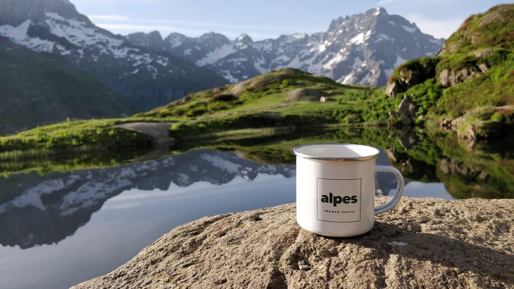 Emmenetonchien.com la plateforme affinitaire du tourisme dog-friendly ©Sophie Morche Partir en vacances avec son chien et lui offrir un accueil de qualité, c'est possible grâce à la plateforme emmenetonchien.com créée par Sophie Morche