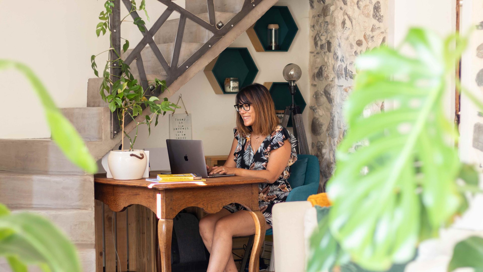 Emmenetonchien.com la plateforme affinitaire du tourisme dog-friendly ©Sophie Morche Partir en vacances avec son chien et lui offrir un accueil de qualité, c'est possible grâce à la plateforme emmenetonchien.com créée par Sophie Morche