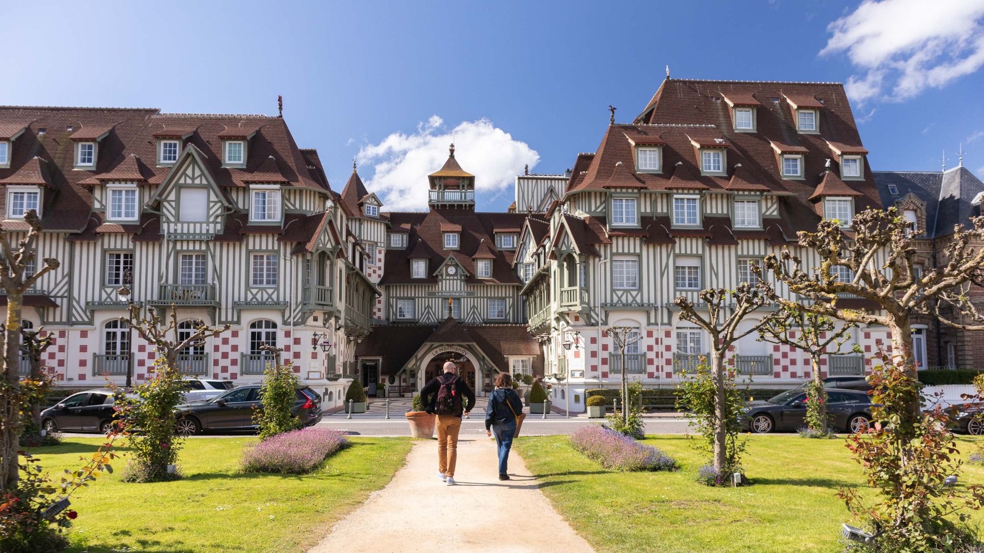 Partir en vacances avec son chien et lui offrir un accueil de qualité, c'est possible grâce à la plateforme emmenetonchien.com créée par Sophie Morche