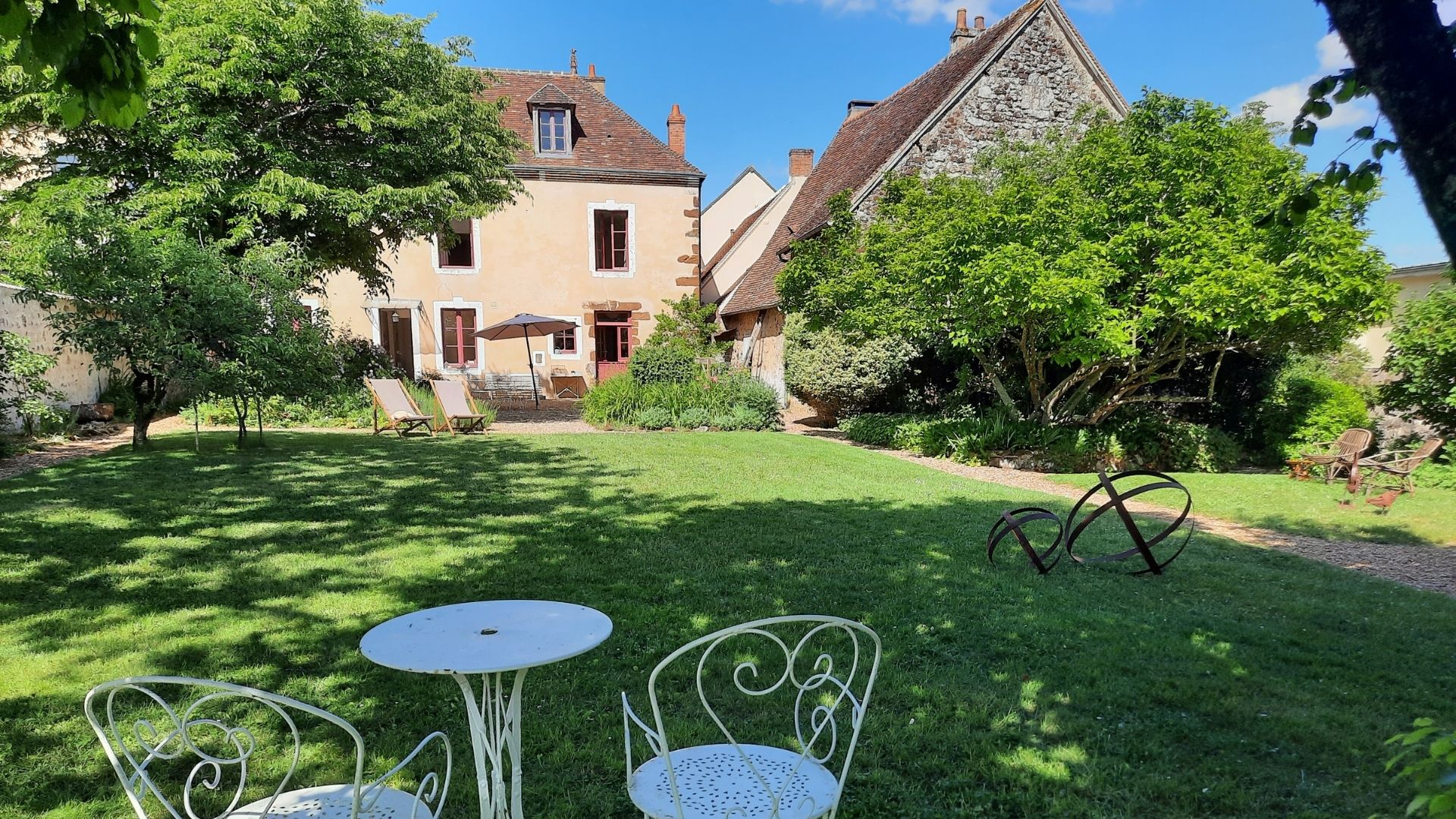 Partir en vacances avec son chien et lui offrir un accueil de qualité, c'est possible grâce à la plateforme emmenetonchien.com créée par Sophie Morche